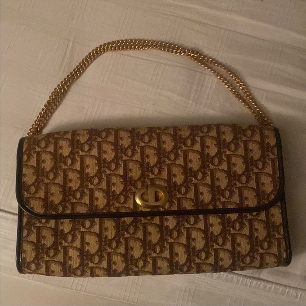 vintage CHRISTIAN DIOR Chain Shoulder Clutch Bag Candoesn’t close lock tab broke